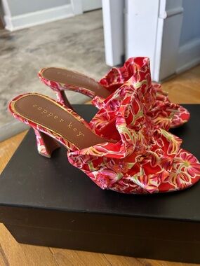 Copper Key Red Floral satin Ruffle Slide Mules 8.5